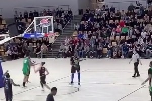 笑死！黑哥们这操作，伤害性不大侮辱性极强